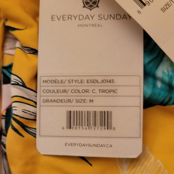 115. Everyday Sunday rashguard one piece Swimsuit. C. Tropic. Size M. NWT - Picture 4 of 5